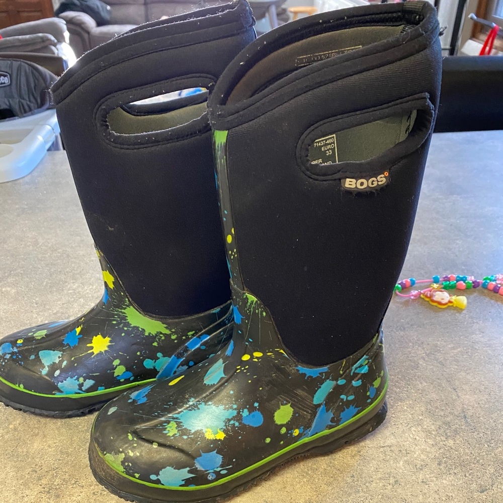 Bogs winter boots size 2 boys